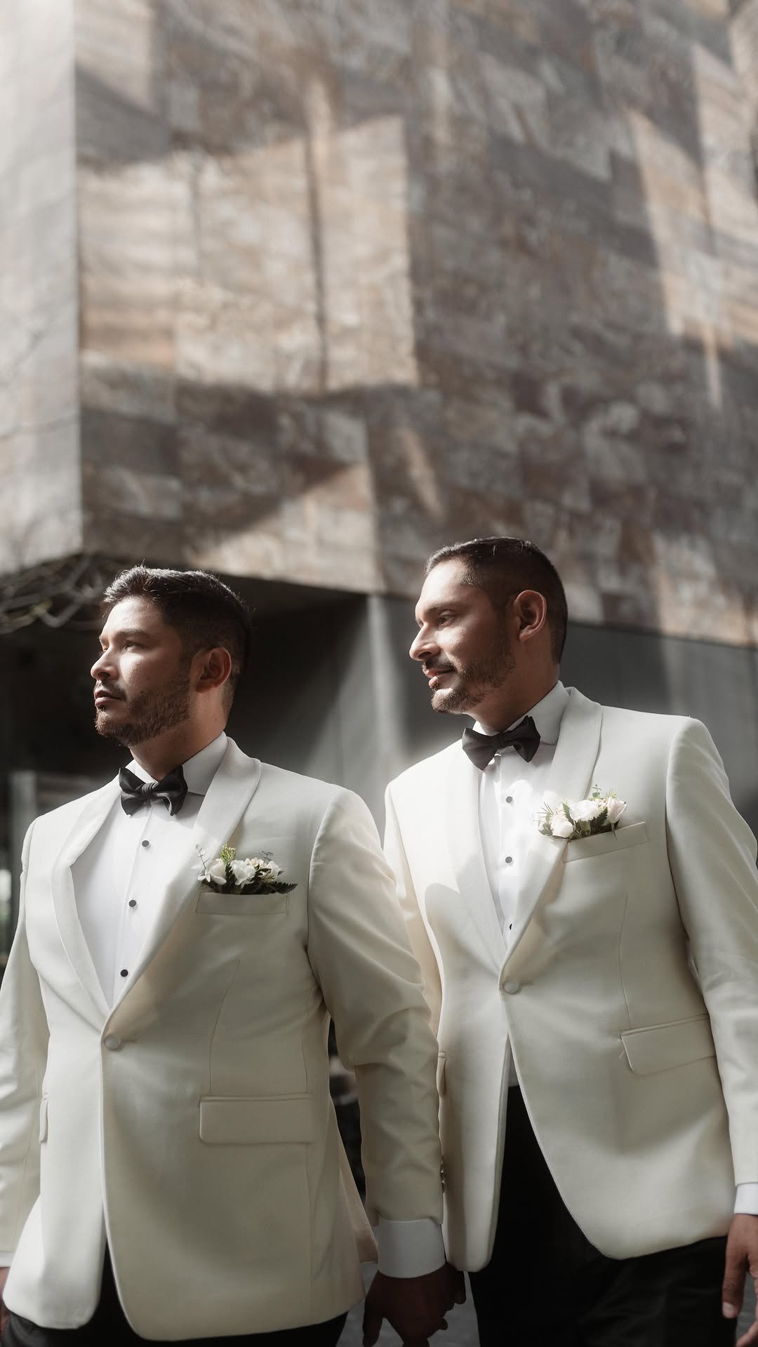 LOVE WINS ♥️

Lo soñamos desde el primer día que nos conocimos y después de muchos esfuerzos lo logramos, este no solo fue nuestro matrimonio, fue la celebración de 400 personas amando y volviendo amar más 🫶🏻♥️💕 

Gracias a todos por el respeto, la admiración y el infinito amor 🥰 

📷 @urielsantisteban nos hiciste llorar de pura magia y amor 🔝

 🎙️ “L’ Hymne à l’amour” by @christelle.loury @barcociego_ 

👨‍❤️‍💋‍👨 @alexander_gonzalo_javier que nuestros votos se repitan cada mañana

WO AI NI! 

#Wedding #WeddingPlanner #WeddingDay #LoveIsLove #GayCouple #BodasPeru #ElAmorSomosTodos #gay #trending #perubodas #success #love #woaini #pride #fyp #pride2024 #EdithPiaf #CelineDion #LadyGaga #MarchaNupcial #HymneALAmour #BodasEnLima #WeddingCeremony #ceremoniasimbolicas #FirstLook #Tuxedo #BodasLGTBQ #pride
